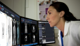 Philips Carestream Vue PACS 25K exams per year with Philips Intellispace portal